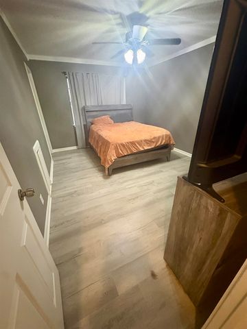 206 W Kingsway, Overton, TX 75684