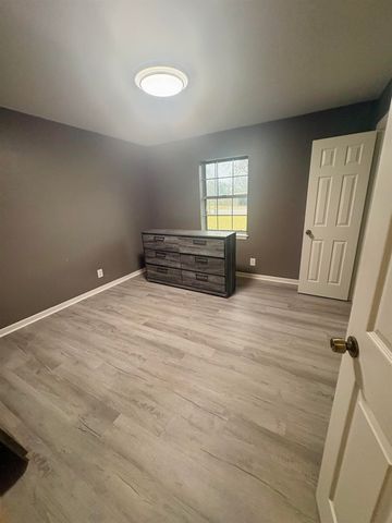 206 W Kingsway, Overton, TX 75684