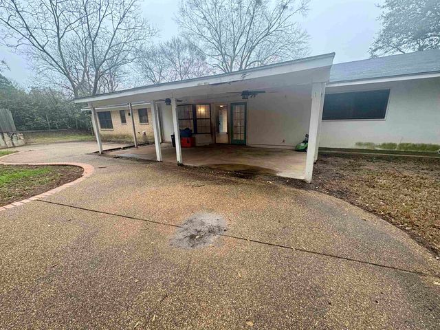 206 W Kingsway, Overton, TX 75684