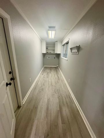 206 W Kingsway, Overton, TX 75684