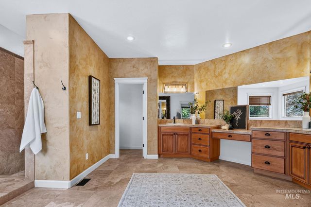 10466 W Sultana Lane, Garden City, ID 83616