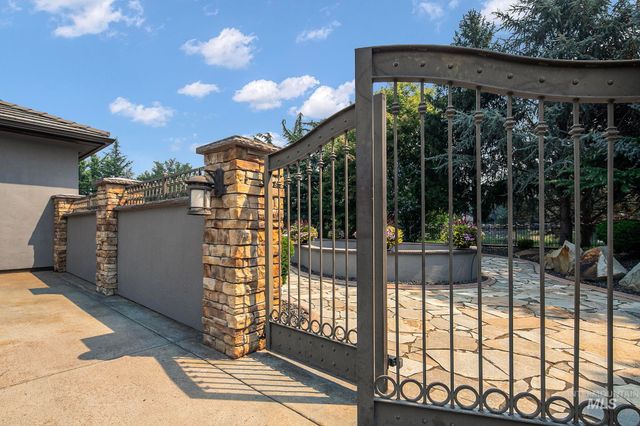 10466 W Sultana Lane, Garden City, ID 83616