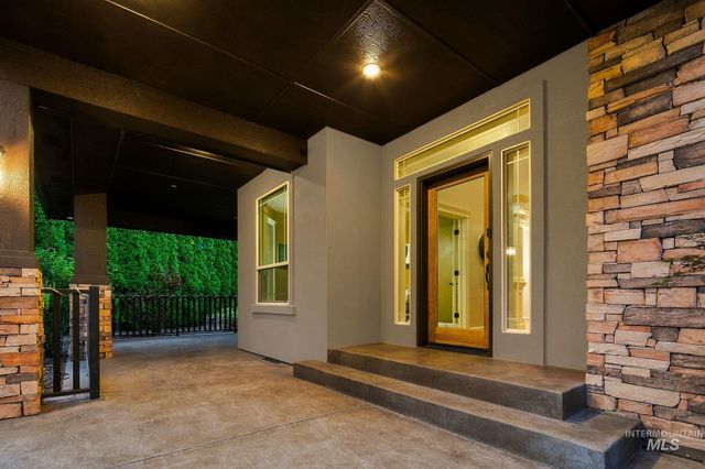 10466 W Sultana Lane, Garden City, ID 83616