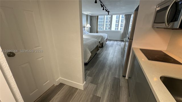 19201 Collins Ave 1119, Sunny Isles Beach, FL 33160