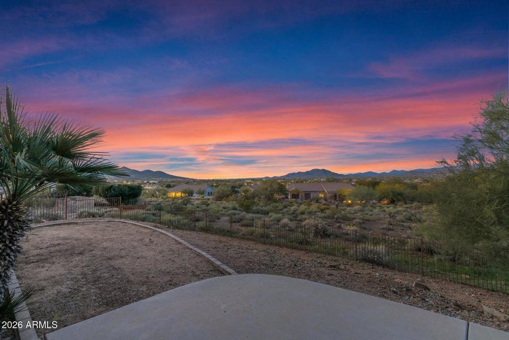 18 E Paint Your Wagon Trail, Phoenix, AZ 85085