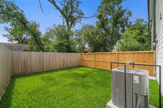 7117 Goforth Street, Houston, TX 77021