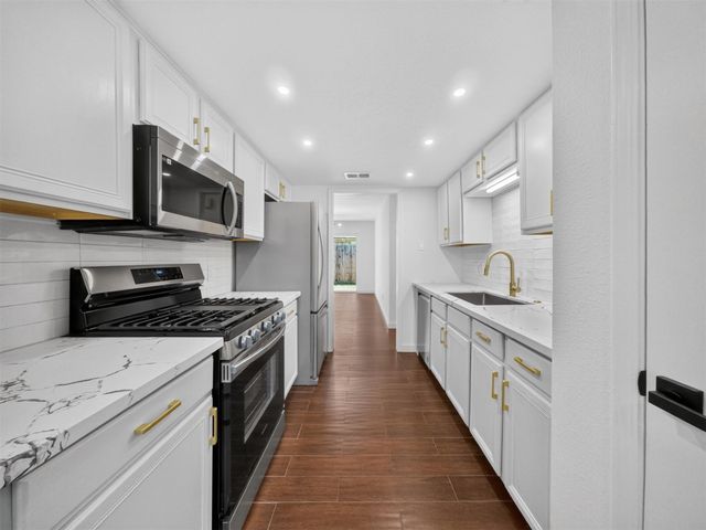 911 Golden West Drive, Katy, TX 77450