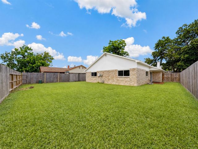 911 Golden West Drive, Katy, TX 77450