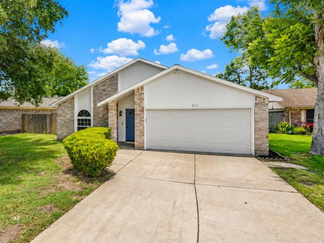 911 Golden West Drive, Katy, TX 77450