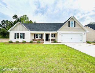 305 Cotton Hill Place, Hubert, NC 28539