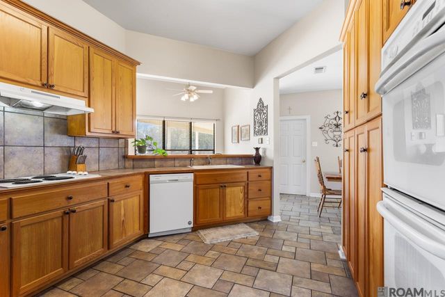 26355 Clyde Blount Rd, Livingston, LA 70754