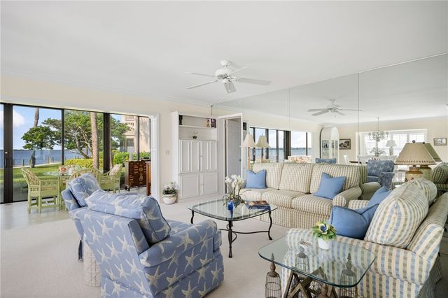 1860 Bay Road 104E, Vero Beach, FL 32963