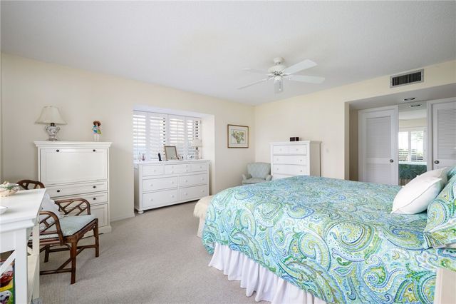 1860 Bay Road 104E, Vero Beach, FL 32963