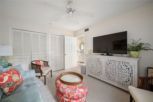 1860 Bay Road 104E, Vero Beach, FL 32963