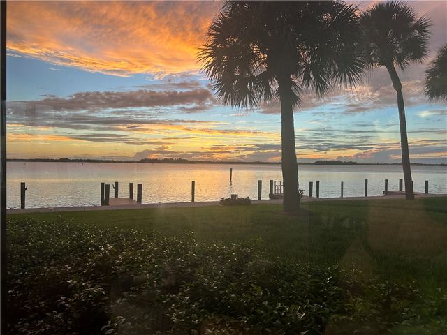 1860 Bay Road 104E, Vero Beach, FL 32963