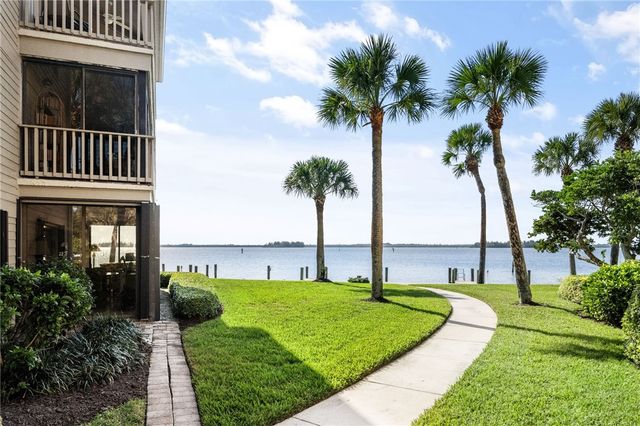 1860 Bay Road 104E, Vero Beach, FL 32963