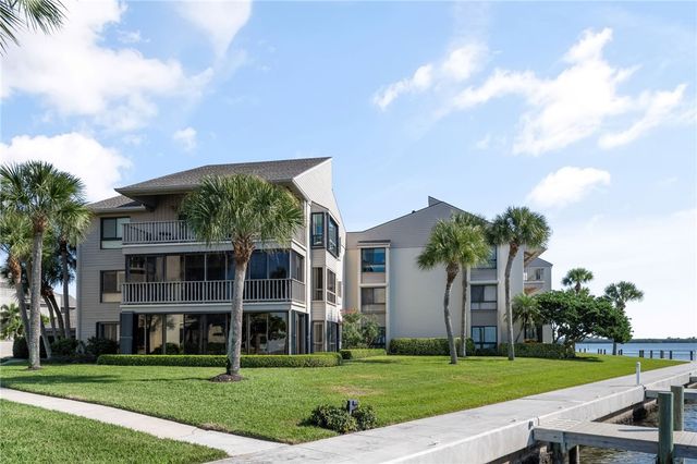 1860 Bay Road 104E, Vero Beach, FL 32963