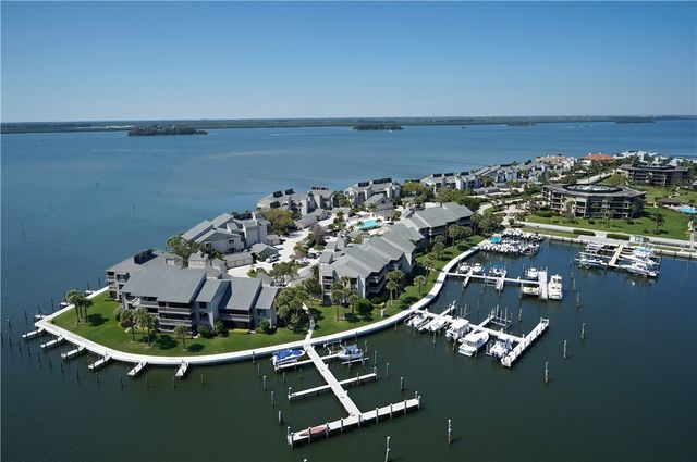 1860 Bay Road 104E, Vero Beach, FL 32963