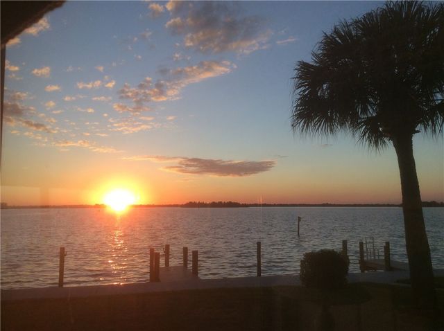 1860 Bay Road 104E, Vero Beach, FL 32963