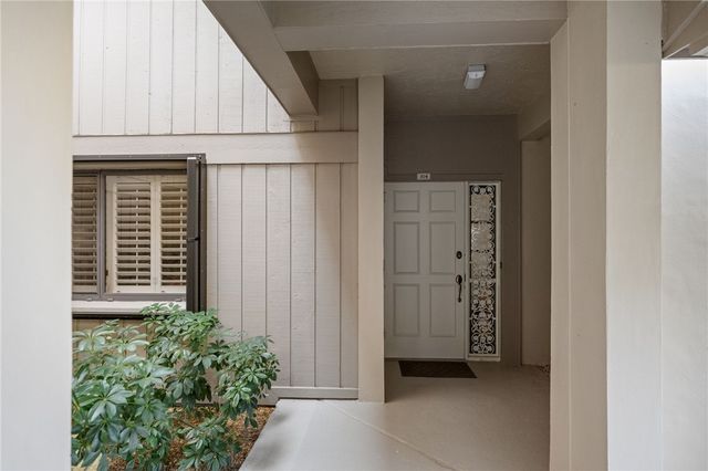 1860 Bay Road 104E, Vero Beach, FL 32963