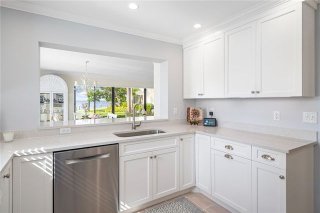 1860 Bay Road 104E, Vero Beach, FL 32963