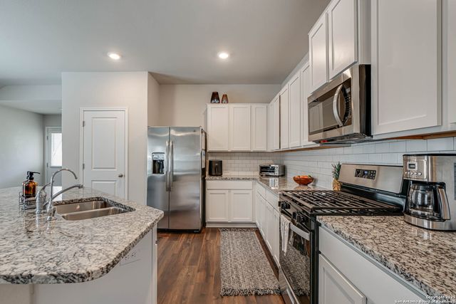 9811 Kalm Brome, San Antonio, TX 78254
