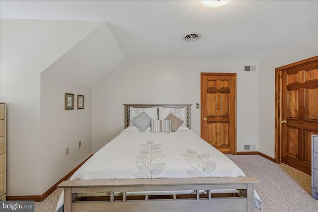 45 CLEAVELAND ACRES CT, Berkeley Springs, WV 25411