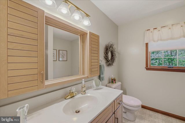 45 CLEAVELAND ACRES CT, Berkeley Springs, WV 25411