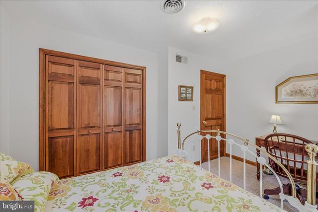 45 CLEAVELAND ACRES CT, Berkeley Springs, WV 25411
