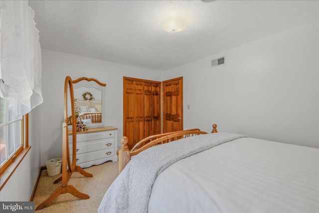 45 CLEAVELAND ACRES CT, Berkeley Springs, WV 25411