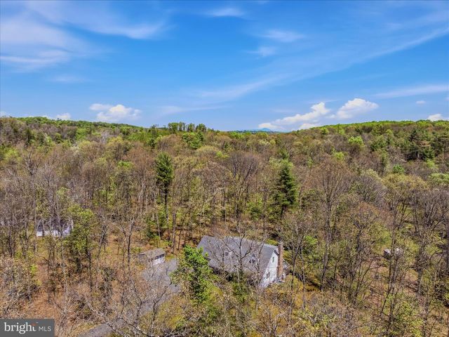 45 CLEAVELAND ACRES CT, Berkeley Springs, WV 25411