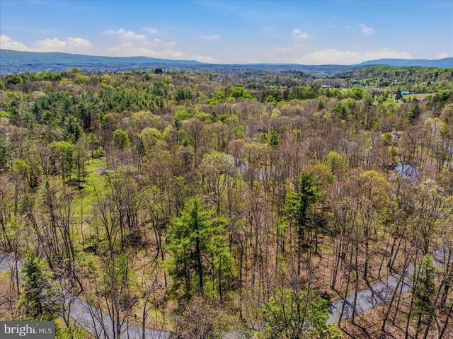 45 CLEAVELAND ACRES CT, Berkeley Springs, WV 25411