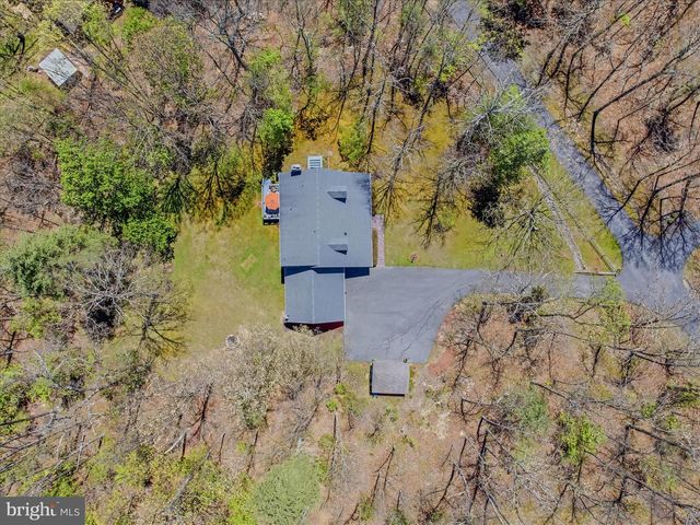 45 CLEAVELAND ACRES CT, Berkeley Springs, WV 25411