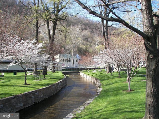 45 CLEAVELAND ACRES CT, Berkeley Springs, WV 25411