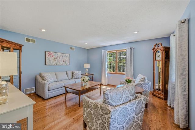 45 CLEAVELAND ACRES CT, Berkeley Springs, WV 25411