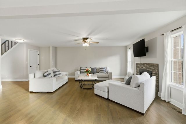 18145 94th Avenue, Tinley Park, IL 60487