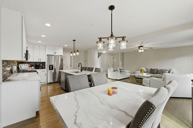 18145 94th Avenue, Tinley Park, IL 60487