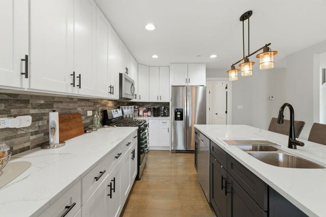 18145 94th Avenue, Tinley Park, IL 60487