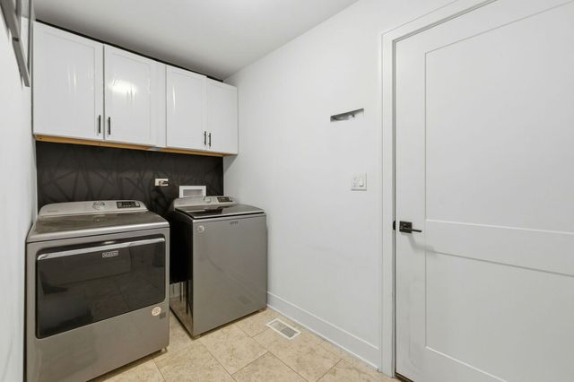 18145 94th Avenue, Tinley Park, IL 60487