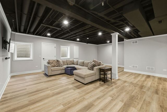 18145 94th Avenue, Tinley Park, IL 60487