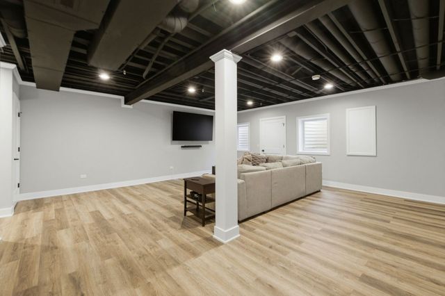 18145 94th Avenue, Tinley Park, IL 60487