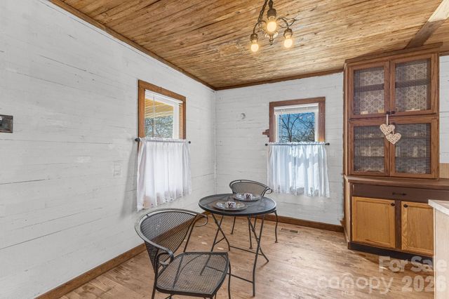 98 Poplar Springs Road, Hiddenite, NC 28636