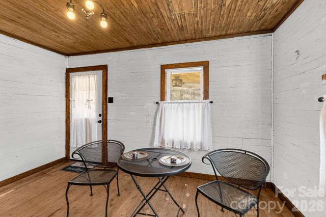 98 Poplar Springs Road, Hiddenite, NC 28636