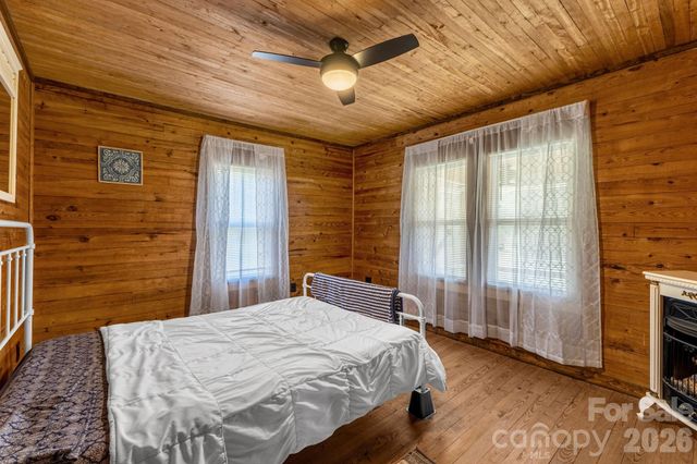 98 Poplar Springs Road, Hiddenite, NC 28636