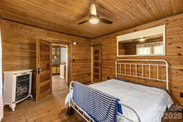 98 Poplar Springs Road, Hiddenite, NC 28636