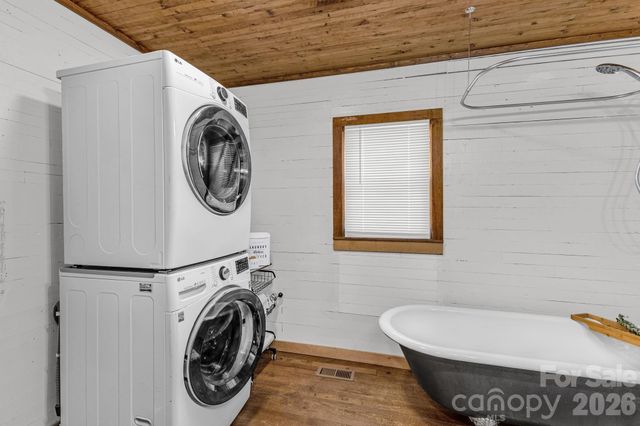 98 Poplar Springs Road, Hiddenite, NC 28636