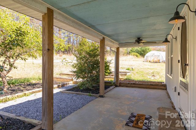 98 Poplar Springs Road, Hiddenite, NC 28636