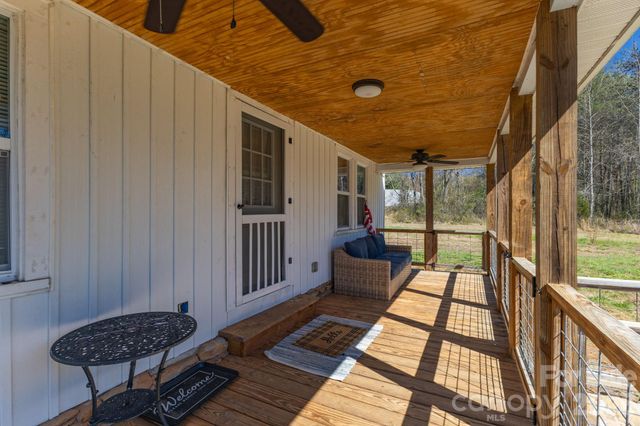 98 Poplar Springs Road, Hiddenite, NC 28636