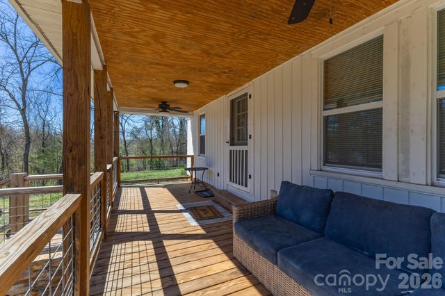 98 Poplar Springs Road, Hiddenite, NC 28636
