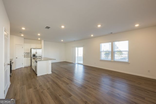 724 Warm Rays Way, Acworth, GA 30102